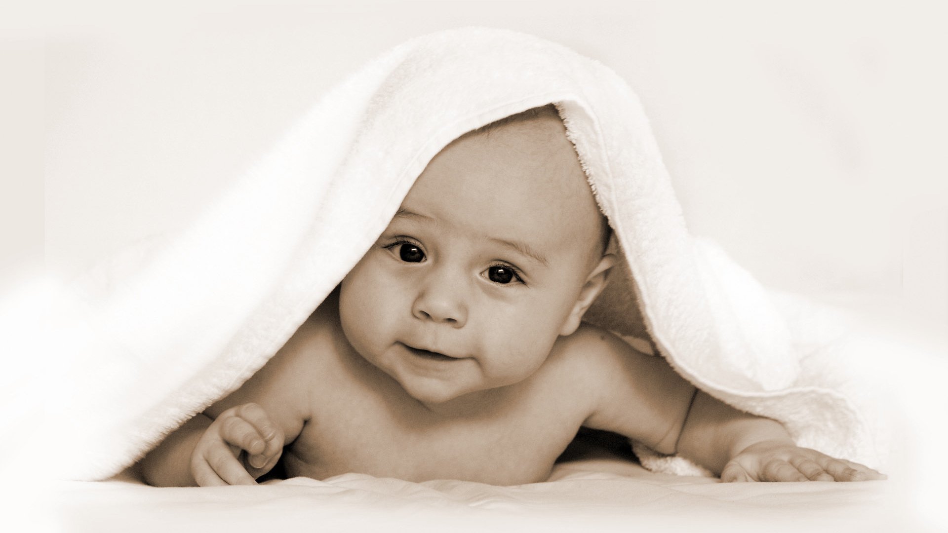 丽水有偿捐卵医院捐卵女孩面对宝宝的耳屎该如何清理？